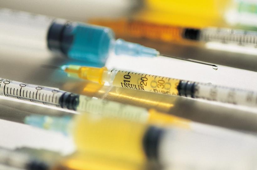 Statul trebuie să cumpere urgent 120.000 de vaccinuri