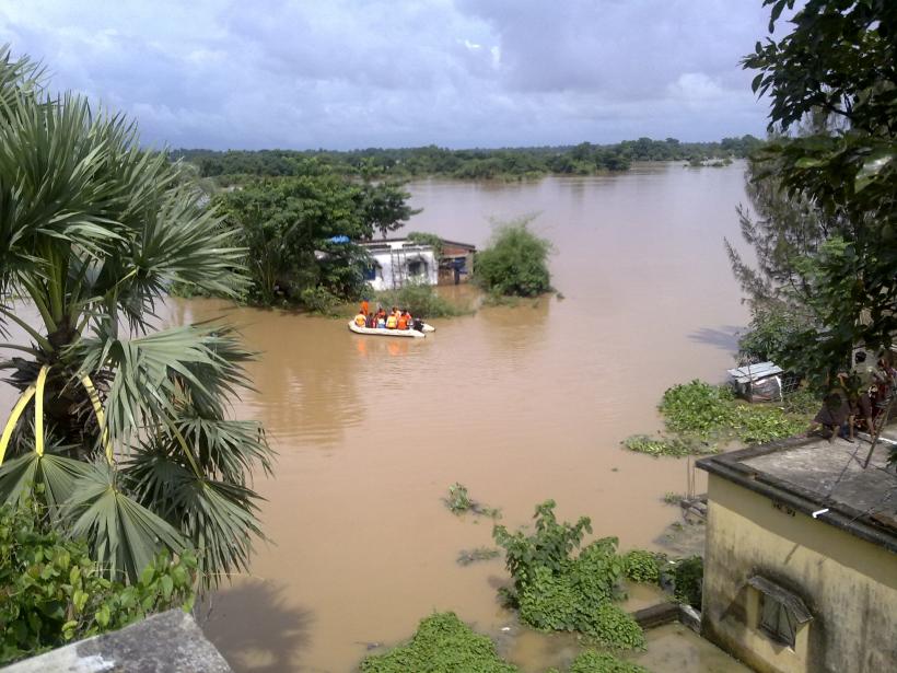 Inundatii in India: Cel puţin 300 de persoane au murit în urma inundaţiilor 