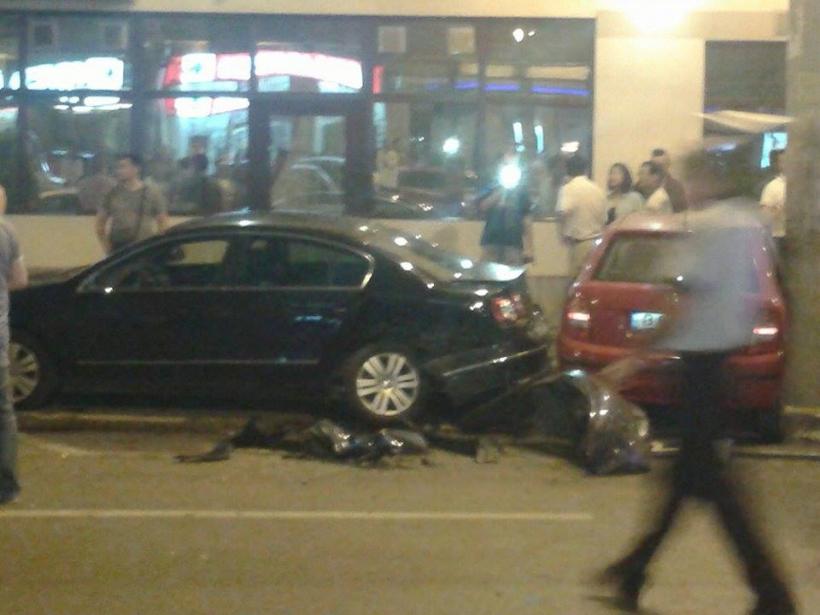 FOTO Accident GRAV în Capitală. Șapte masini avariate. Doua persoane rănite  18547223
