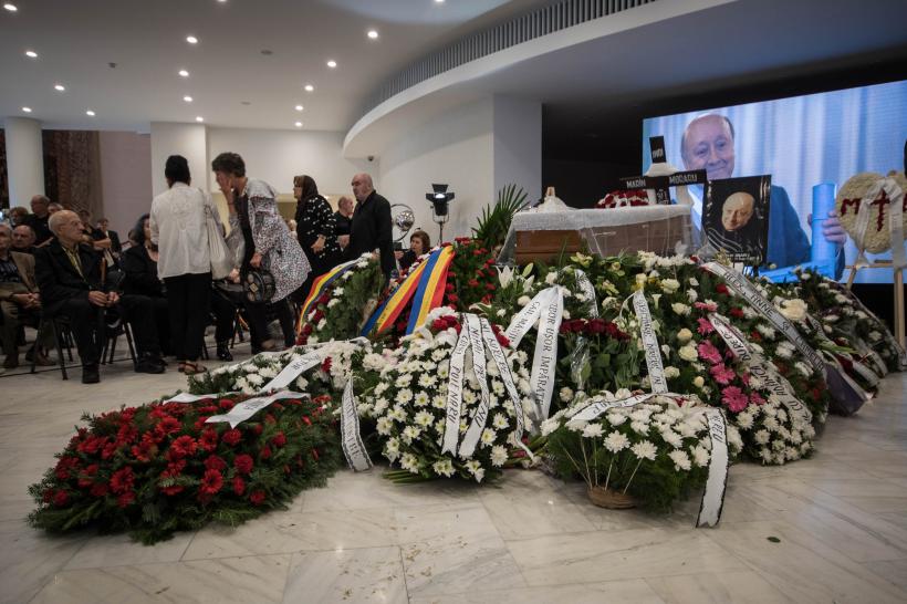 Câteva sute de oameni i-au adus un ultim omagiu actorului Marin Moraru, la TNB  18547211
