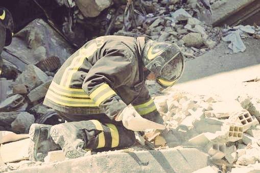 MAE: Un român a murit, iar alţi doi au fost răniţi în urma cutremurului din Italia 