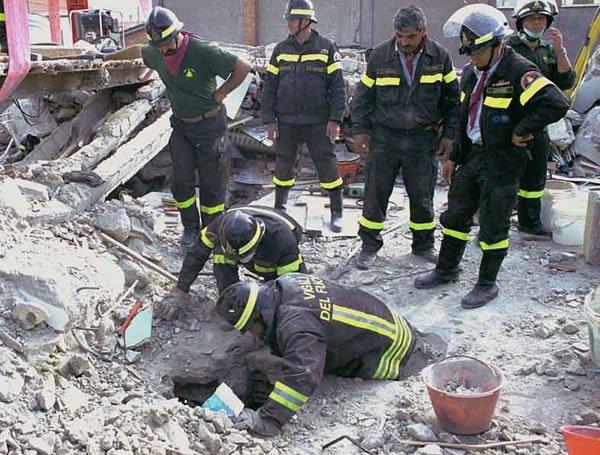Nou bilanţ al cutremurului din Italia: Cel puţin 120 de morţi, potrivit premierului Matteo Renzi 