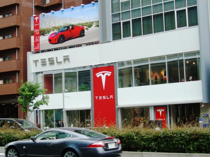 Tesla a dezvoltat o nouă baterie electrică atingând o autonomie de peste 600 de kilometri 