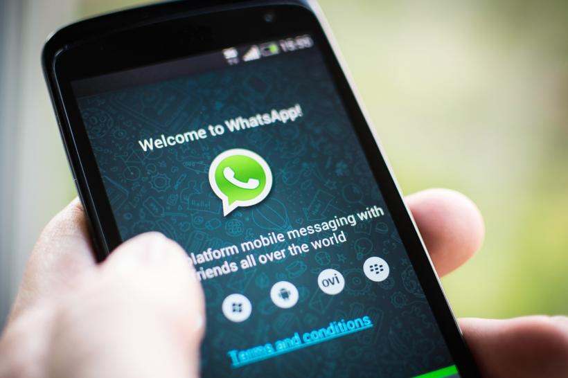 WhatsApp dă datele utilizatorilor către Facebook
