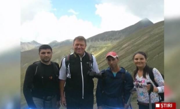 Președintele Klaus Iohannis a urcat pe cel mai înalt vârf din România 
