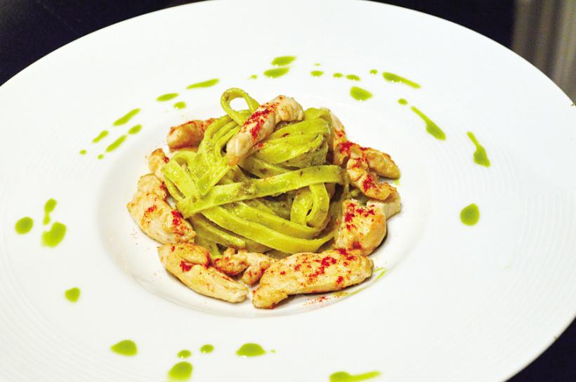 Rețetă de la chef Paul Siserman - Tagliatelle cu Pesto alla Genovese și piept de pui