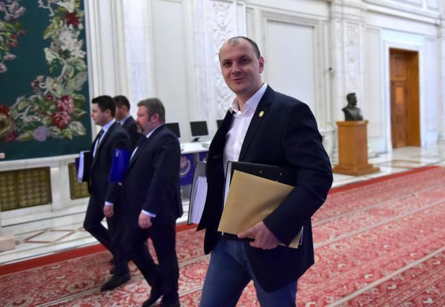 Sebastian Ghiţă, pus sub control judiciar! Este acuzat de complicitate la spălare de bani 