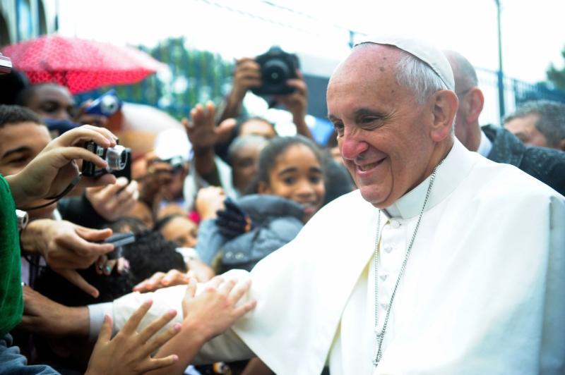 Papa Francis a primit în audienţă un căţel-erou din Italia