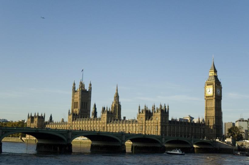 Poliţia londoneză a arestat doi bărbaţi suspectaţi că pregăteau atacuri teroriste
