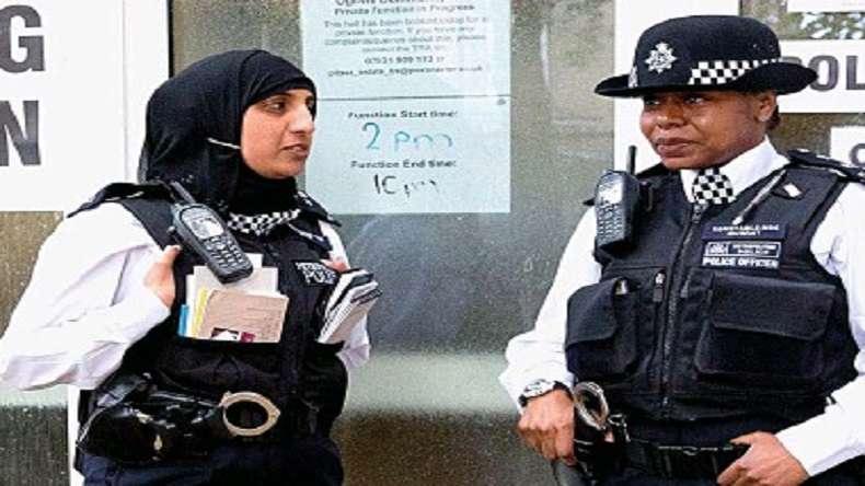 Burka ar putea face parte din uniforma poliţiei din Marea Britanie
