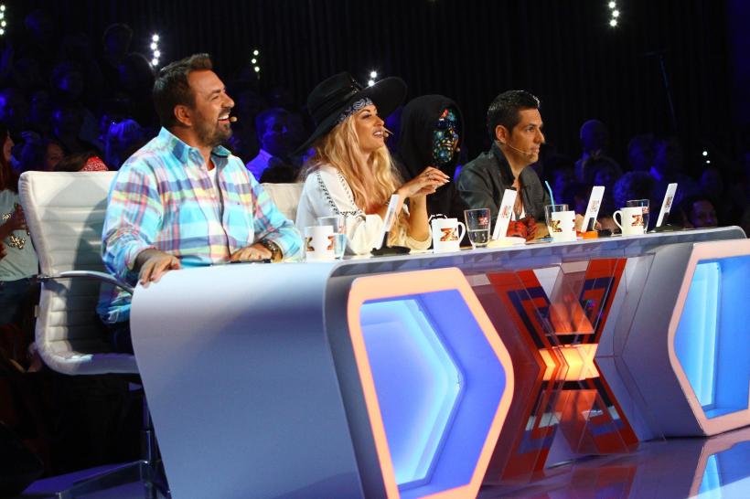 Delia abia aşteaptă startul celui de-al 6-lea sezon “X Factor”! La concurenţă cu Brenciu, Bănică jr şi Carla’s Dreams, solista ar face orice ca învingătorul să fie din tabăra ei: “Suntem prieteni, dar ne vom lupta din greu pentru marele premiu” 18548896