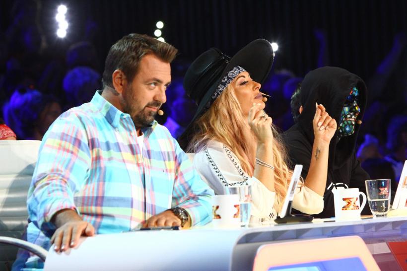 Delia abia aşteaptă startul celui de-al 6-lea sezon “X Factor”! La concurenţă cu Brenciu, Bănică jr şi Carla’s Dreams, solista ar face orice ca învingătorul să fie din tabăra ei: “Suntem prieteni, dar ne vom lupta din greu pentru marele premiu” 18548898