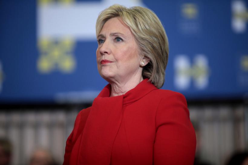 Hillary Clinton a plecat înainte de încheierea comemorărilor din New York după ce s-a simţit rău