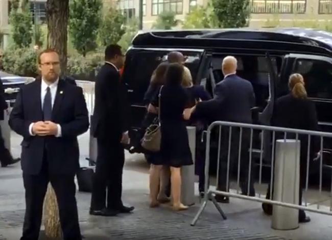 VIDEO - Hillary Clinton, târâtă de gărzile de corp până la maşină
