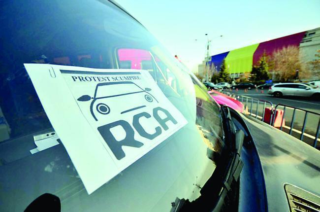 Transportatorii rutieri protestează în Piața Victoriei, între orele 9:00 - 15:00, nemulțumiți de creșterea tarifelor RCA