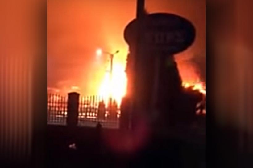 VIDEO - Incendiu la un club privat din Petroşani