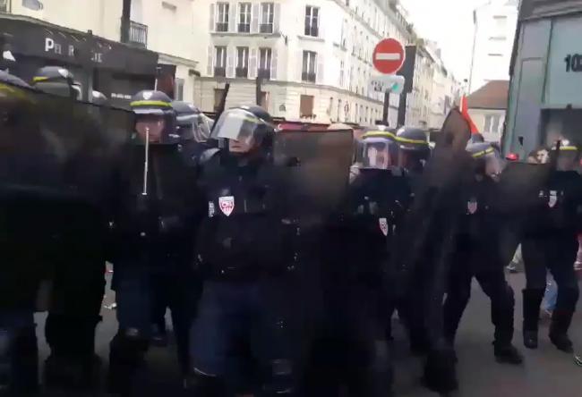 Alertă in Franţa! Poliţia a declanşat o vastă operaţiune în centrul Parisului 