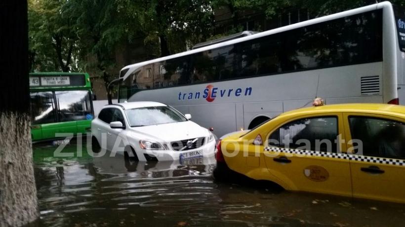 Inundații în Constanța, în urma ploii torențiale