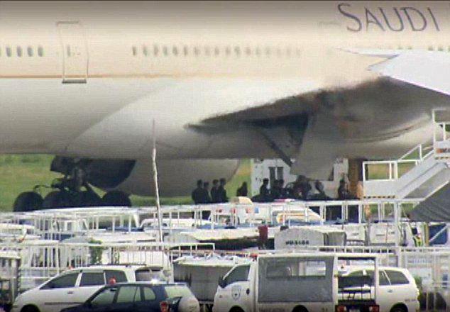 Un avion saudit de pasageri, izolat pe aeroportul Manila din motive de securitate