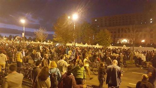 Protest de amploare în București faţă de votul în cazul Oprea