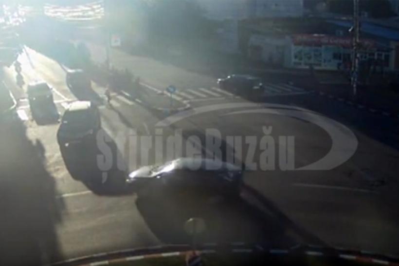 ACCIDENT șocant în Buzău. Un pieton, aruncat în aer de un șofer