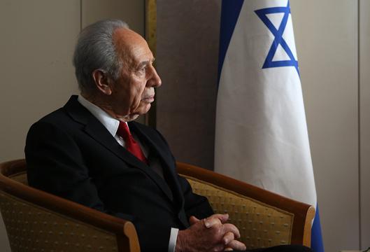 Shimon Peres se zbate între viaţă şi moarte