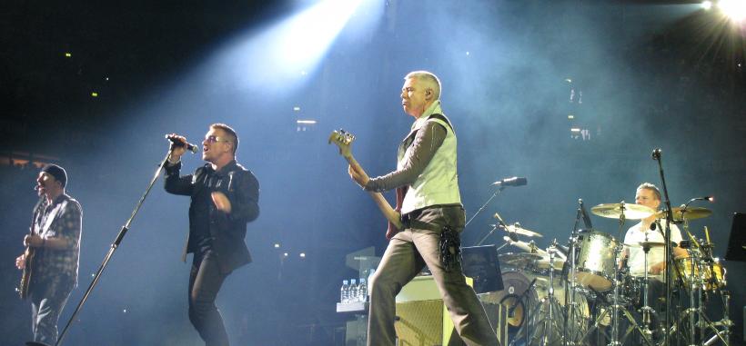 U2 aniversează 40 de ani de la înfiinţare 