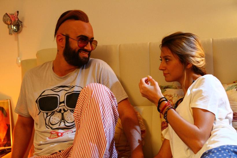 Mihai Bendeac revine la Antena 1 cu un nou sezon „În puii mei” și serialul de comedie „Băieți de oraș” 18550913