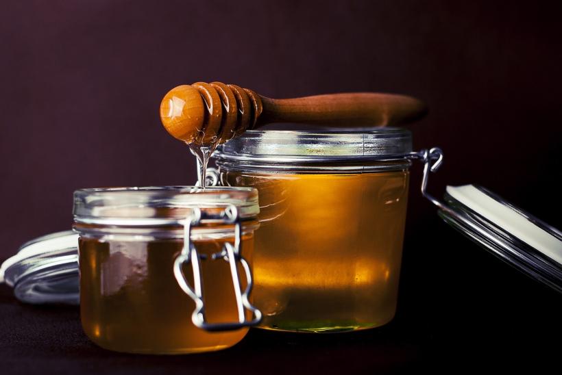 De ce trebuie să înlocuiești zahărul cu mierea de albine