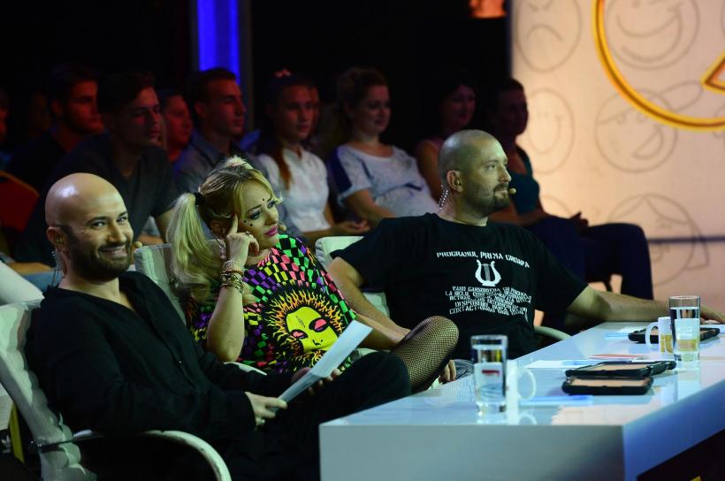 După ce se sărută pe gură cu un actor francez, Mihai Bendeac se gândeşte să se-nsoare cu o frumoasă concurentă din emisiunea iUmor 18551283