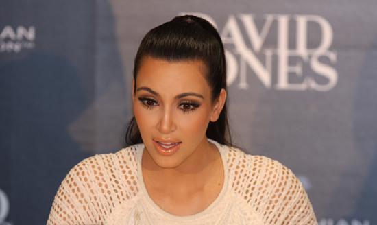Kim Kardashian s-a întors la New York, după ce a fost victima unui jaf armat la Paris