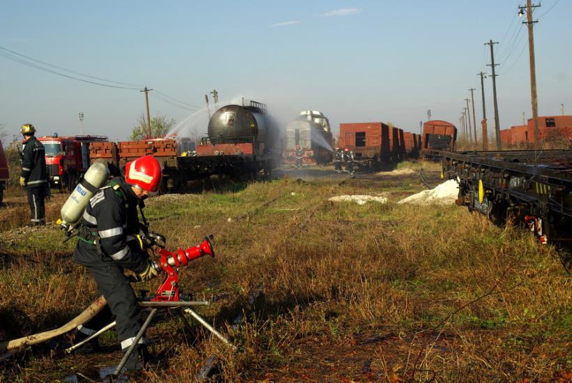 O locomotivă a ars în proporţie de 40% în timp ce tracta o garnitură încărcată cu cereale