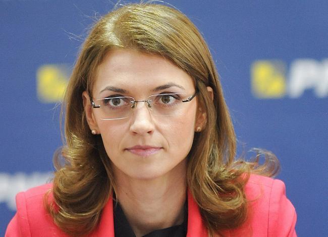 Cat va mai sta Alina Gorghiu in politica? Raspunsul sotului este surprinzator