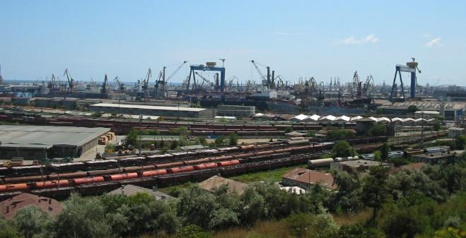 Operațiune de amploare a DIICOT în Portul Constanța, într-un dosar de trafic cu material lemnos