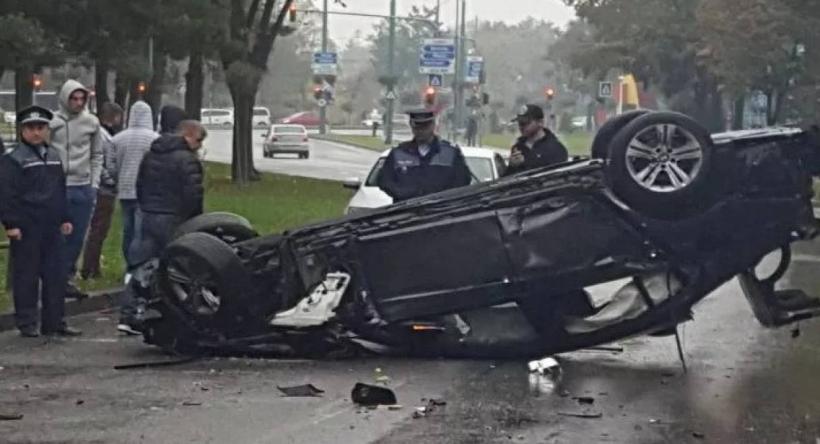 Un șofer vitezoman s-a răsturnat în centrul Timișoarei