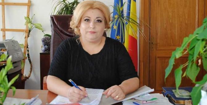 Un fost primar al Slatinei şi soţul fostei judecătoare Carmen Marinescu, inculpaţi pentru corupţie 