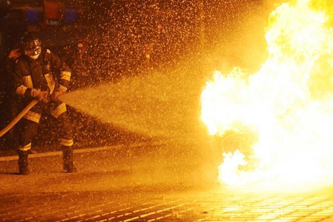 Cluj: Incendiu la un cămin de bătrâni; mai multe persoane intoxicate cu fum