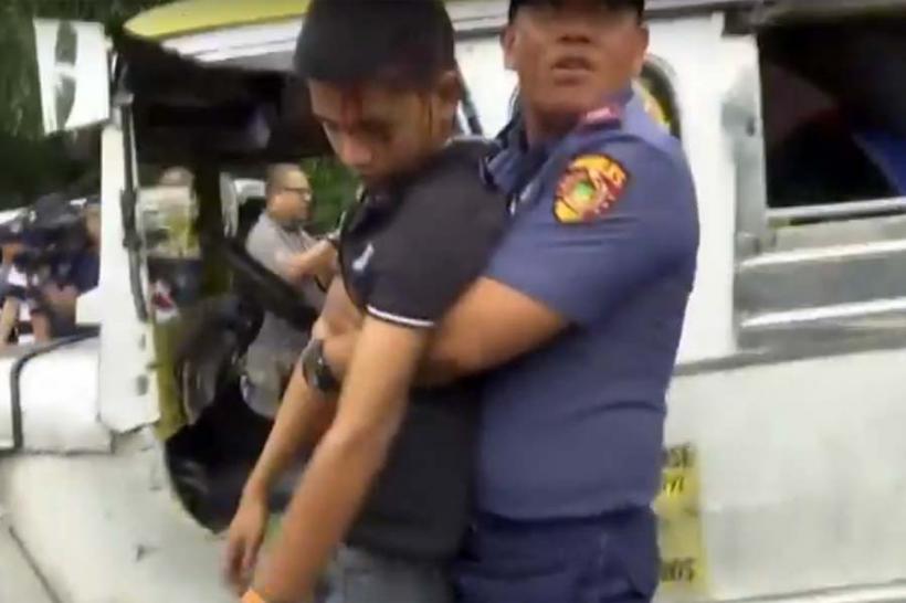 VIDEO - Imagini şocante în Filipine, o maşină de poliţie calcă oameni în timpul unei demonstraţii