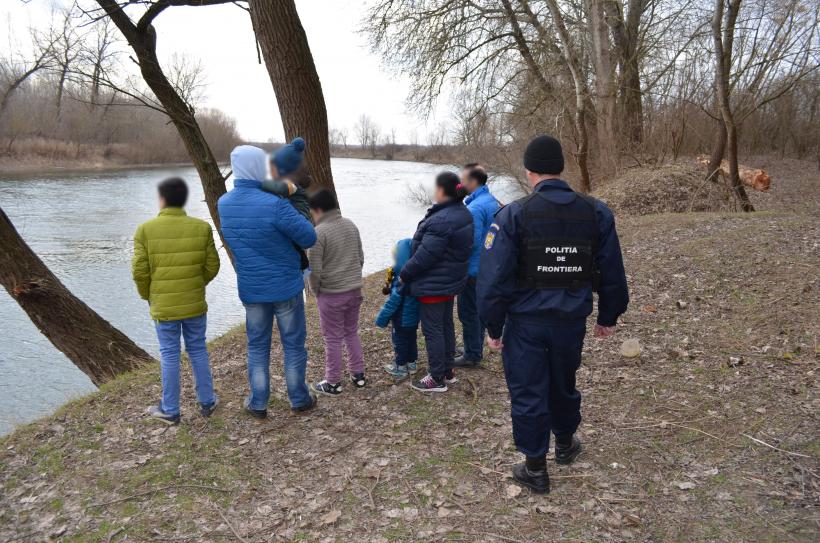 Botoşani: Şase cetăţeni afgani, prinşi după ce au trecut ilegal frontiera în România 