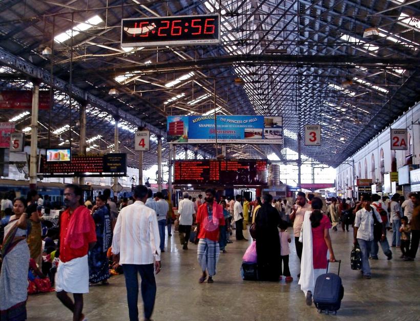 Nu vei ghici niciodată pentru ce este folosit wifi-ul într-o gară din India