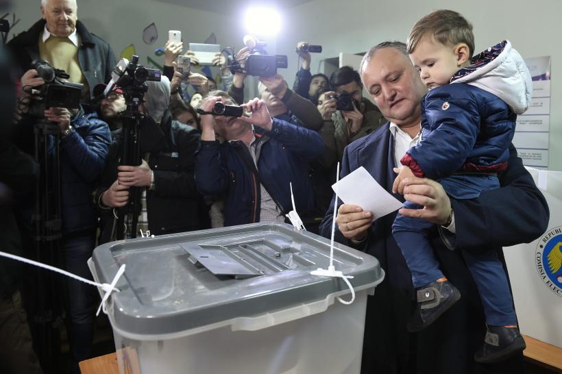 Alegeri în Republica Moldova: Dodon și Sandu se vor confrunta pe 13 noiembrie în al doilea tur de scrutin