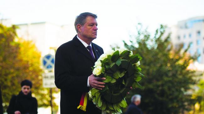 Preşedintele Klaus Iohannis a depus o coroană de flori la Clubul &quot;Colectiv&quot;