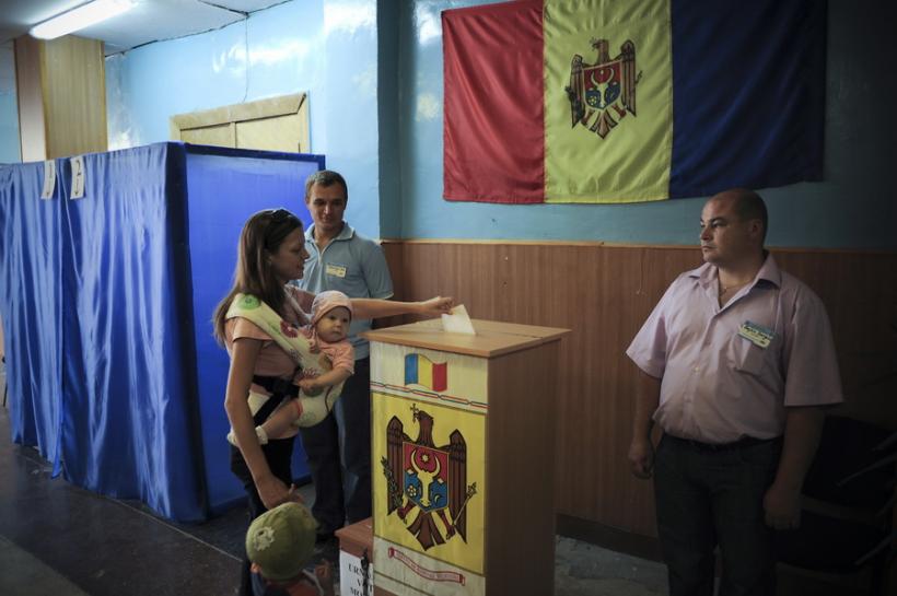 Alegeri în Republica Moldova: Dodon cere159 de secţii de votare în Federaţia Rusă, CEC afirmă că nu se poate