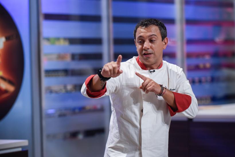 VIDEO. Chefi la cuțite, lider de piață. Chef Scărlătescu a gătit un produs pe care nu îl suportă; Florin Dumitrescu a pierdut un om de finală 18555238