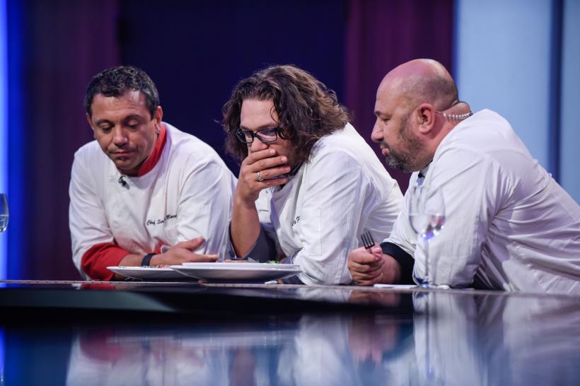 VIDEO. Chefi la cuțite, lider de piață. Chef Scărlătescu a gătit un produs pe care nu îl suportă; Florin Dumitrescu a pierdut un om de finală 18555241