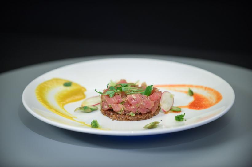 VIDEO. Chefi la cuțite, lider de piață. Chef Scărlătescu a gătit un produs pe care nu îl suportă; Florin Dumitrescu a pierdut un om de finală 18555242