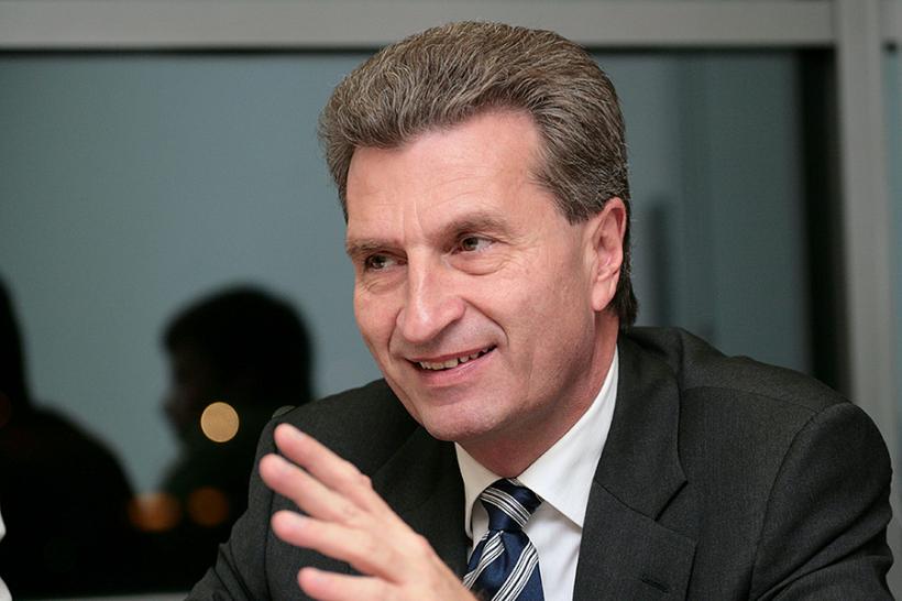 Oaia neagră a Comisiei Europene, comisarul Oettinger, la Bucureşti