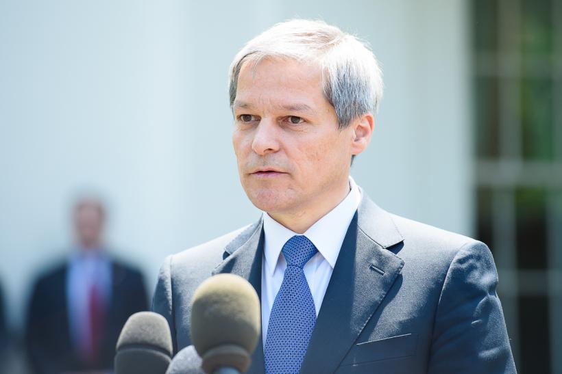 Reacția lui Dacian Cioloș, după apariția informației că este plătit de la Comisia Europeană în timpul ocupării funcției de premier