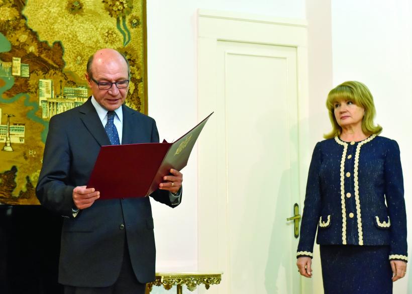 Traian Băsescu şi soţia sa au devenit cetăţeni basarabeni