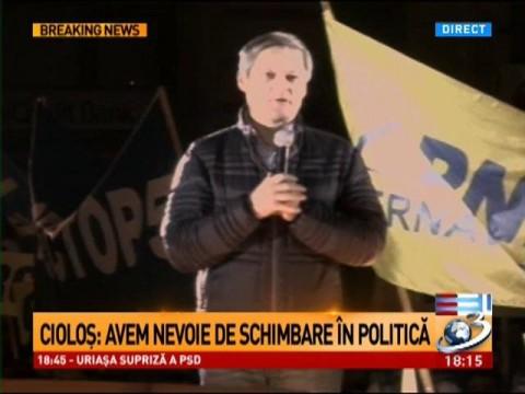 MITING PNL. Dacian Cioloș, pe scenă cu Alina Gorghiu.  ”România viitorului nu se mai poate construi cu lideri mesianici”